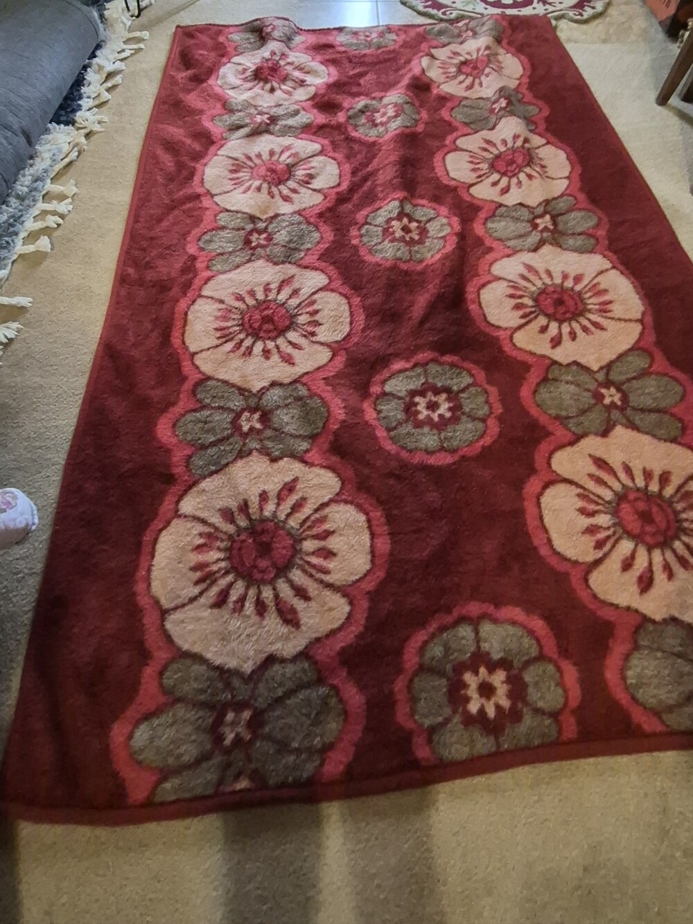 Vintage Reversible Plush Floral Blanket Burgundy Pink Beige 54x82 Retro